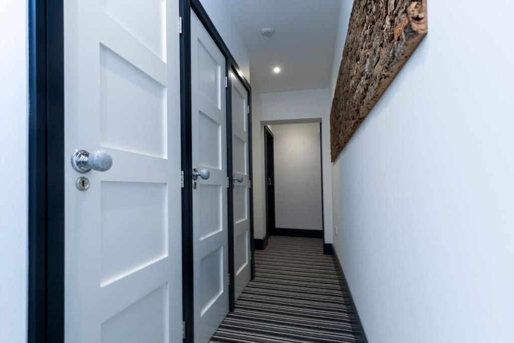 Bootique House - Luxury Group Accommodation In เวคฟิลด์ ภายนอก รูปภาพ