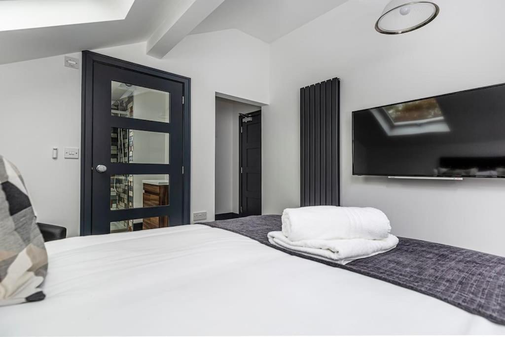 Bootique House - Luxury Group Accommodation In เวคฟิลด์ ภายนอก รูปภาพ