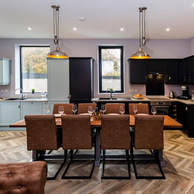 Bootique House - Luxury Group Accommodation In เวคฟิลด์ ภายนอก รูปภาพ