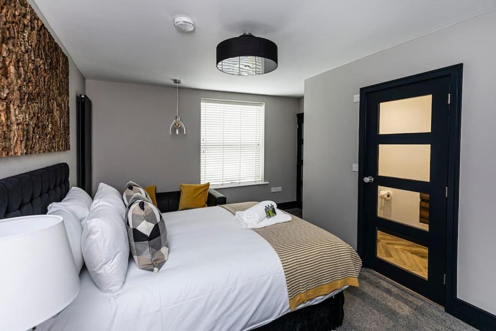 Bootique House - Luxury Group Accommodation In เวคฟิลด์ ภายนอก รูปภาพ