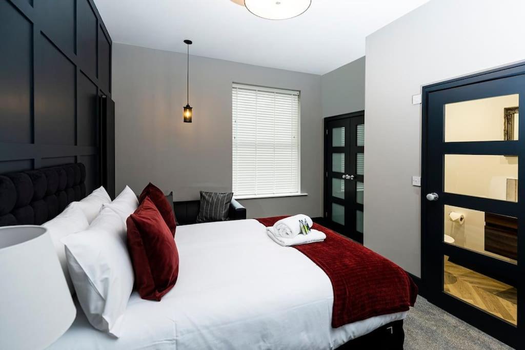 Bootique House - Luxury Group Accommodation In เวคฟิลด์ ภายนอก รูปภาพ